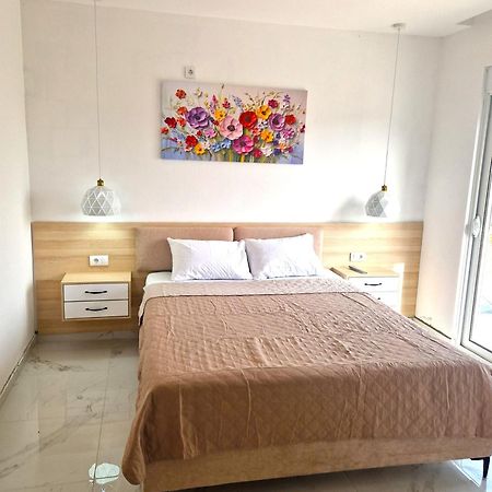 Ivana Apartments Ulcinj Buitenkant foto