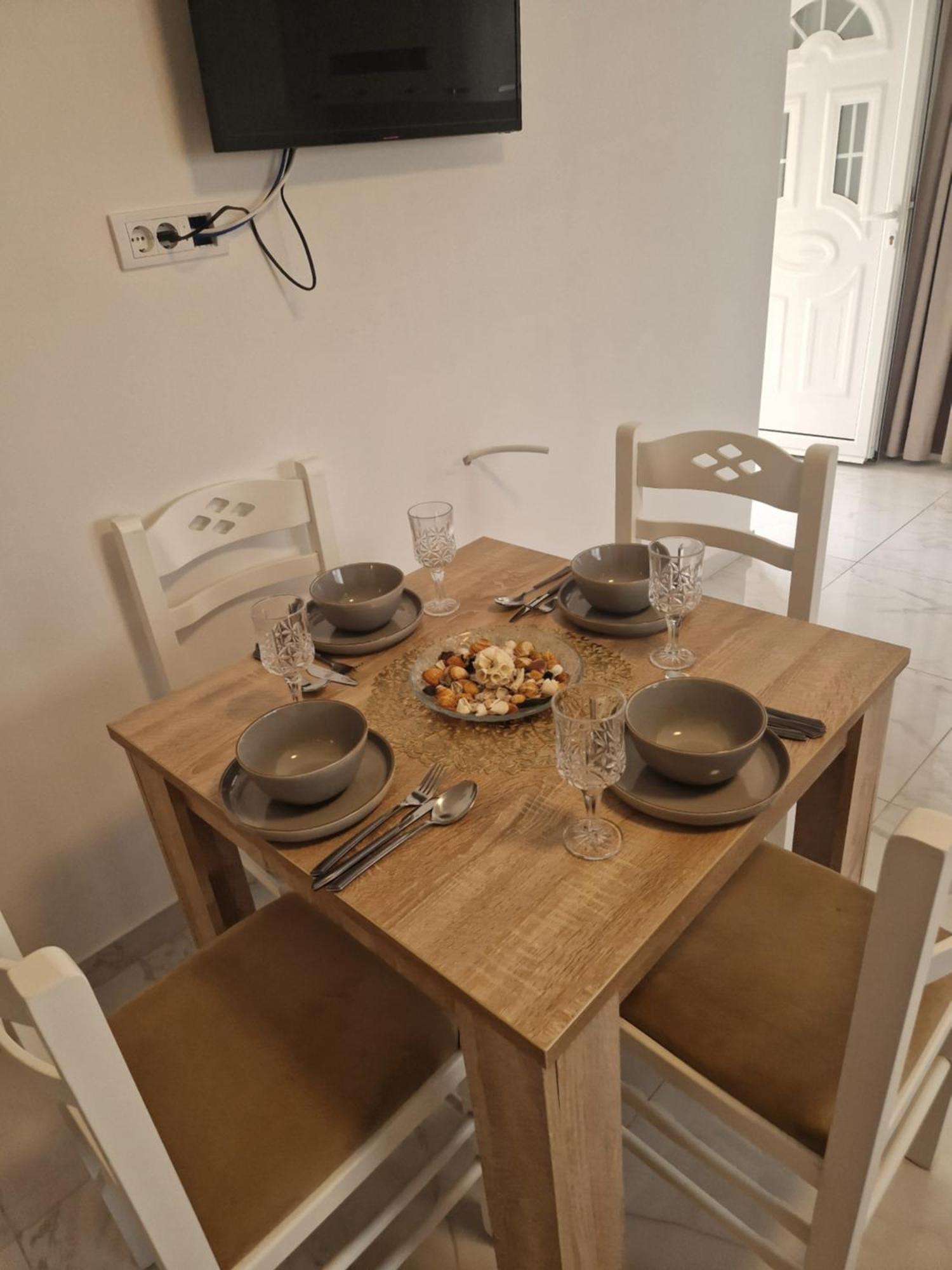 Ivana Apartments Ulcinj Buitenkant foto