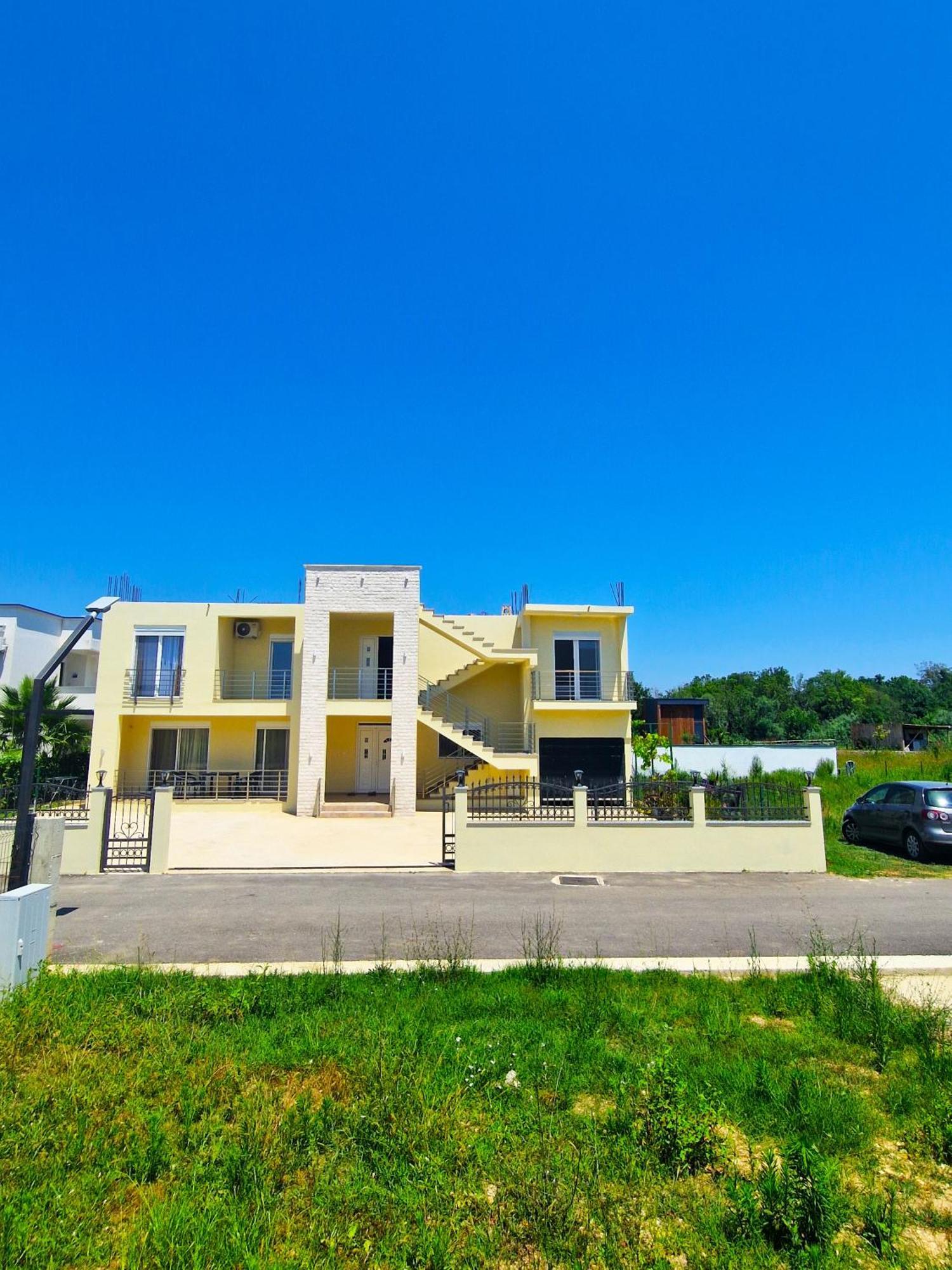 Ivana Apartments Ulcinj Buitenkant foto