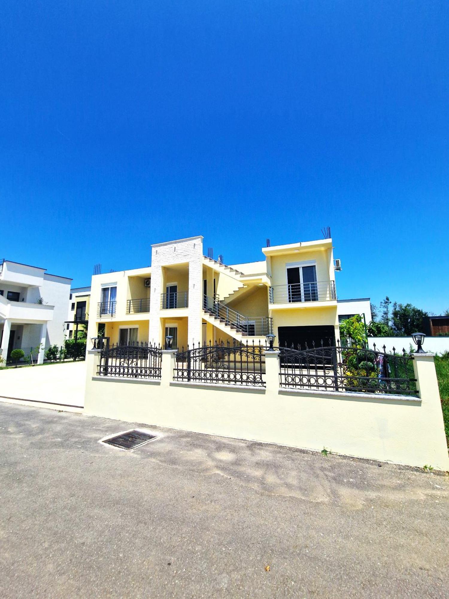 Ivana Apartments Ulcinj Buitenkant foto