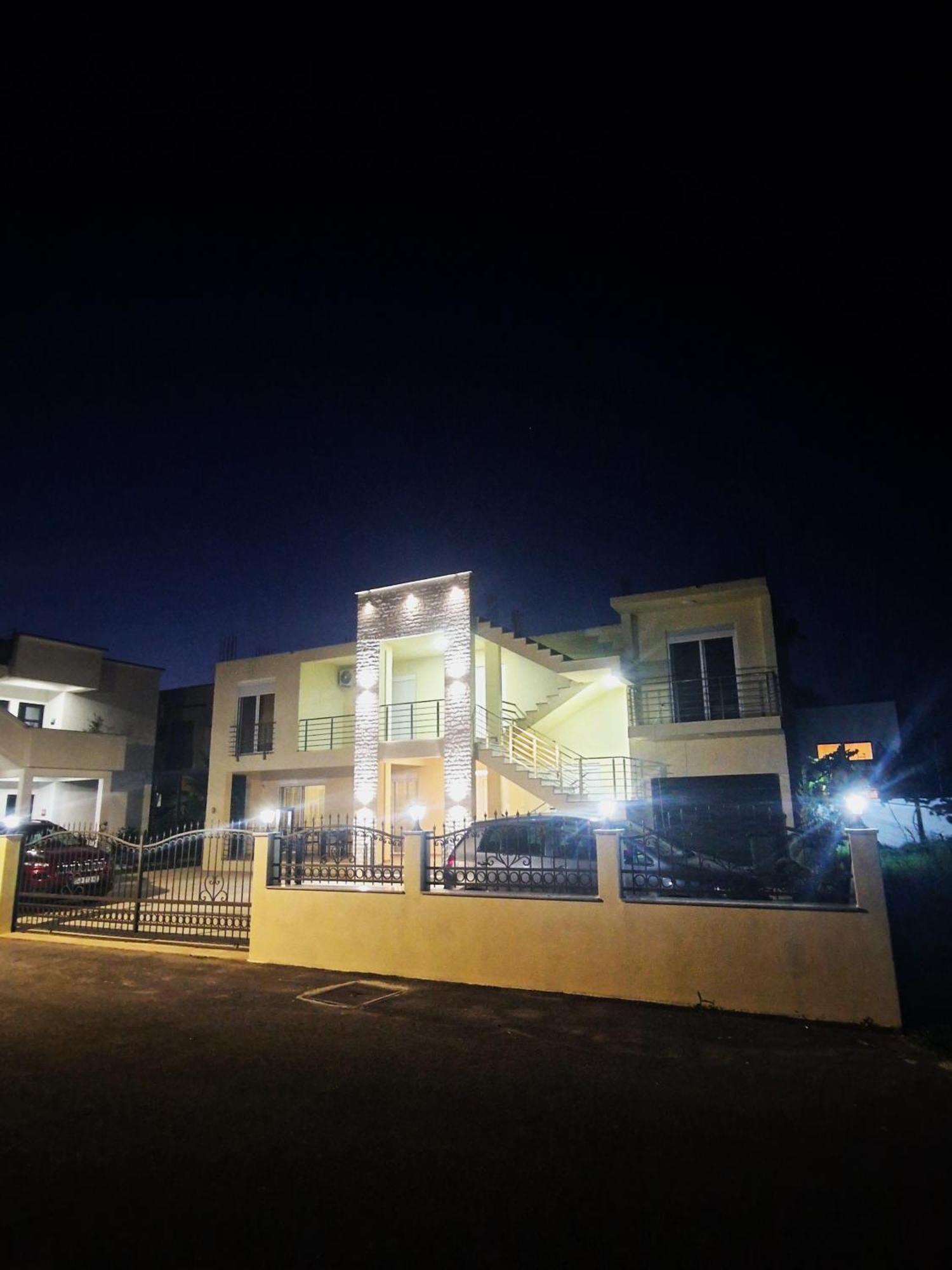 Ivana Apartments Ulcinj Buitenkant foto